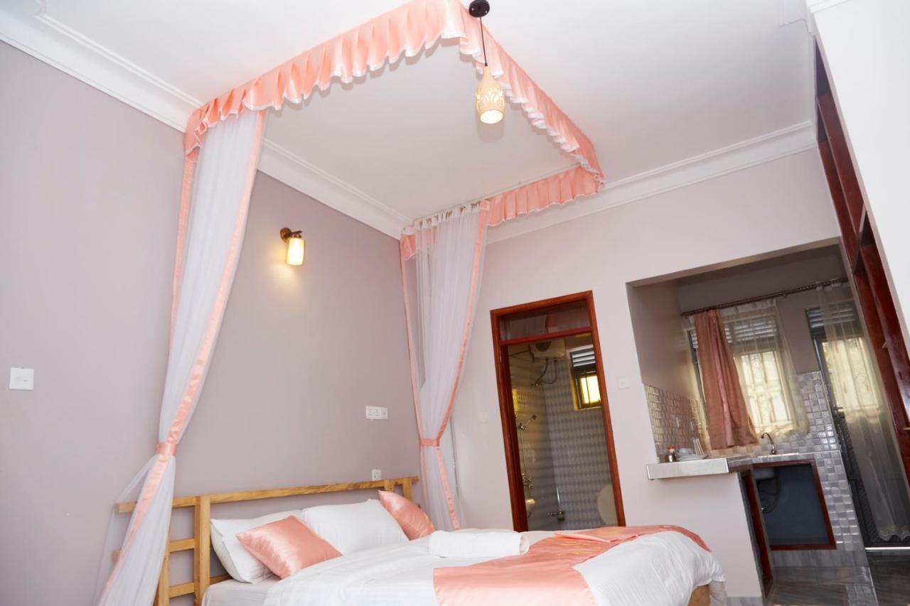 Westway Luxury Suites Mbarara Ngoại thất bức ảnh