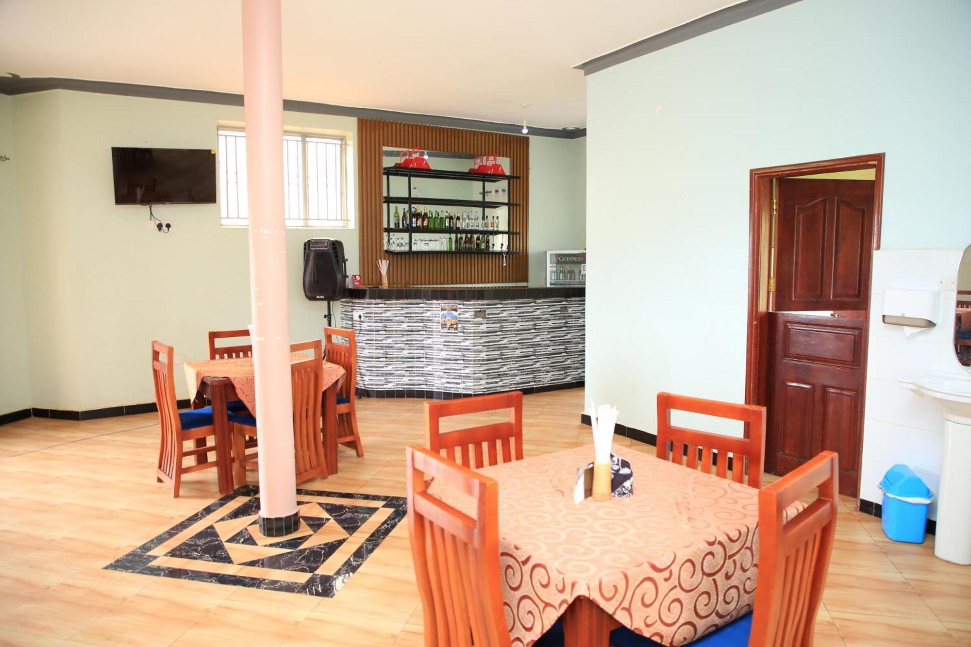 Westway Luxury Suites Mbarara Ngoại thất bức ảnh